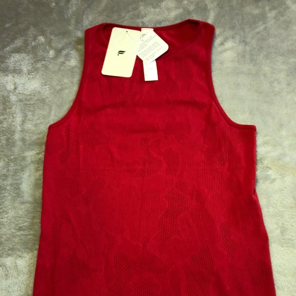 NWT Red Fabletics Clara ScuptKnit Tank - Picture 5 of 5